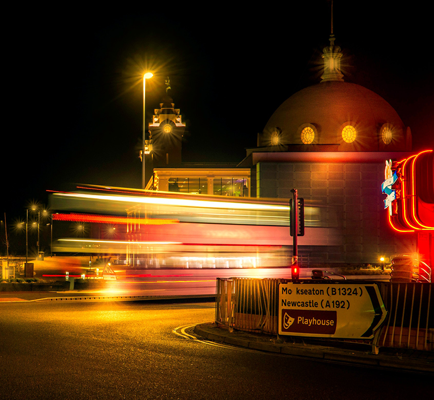 爱上海：Finding Resonance at the Shanghai Poetry Sharing Event
